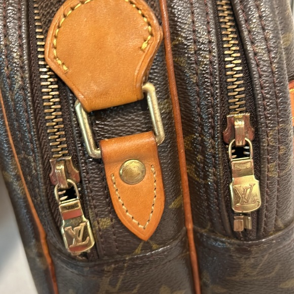 LOUIS VUITTON Monogram Reporter PM Shoulder Bag - Picture 5 of 12